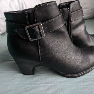 Black booties with buckle and zipper